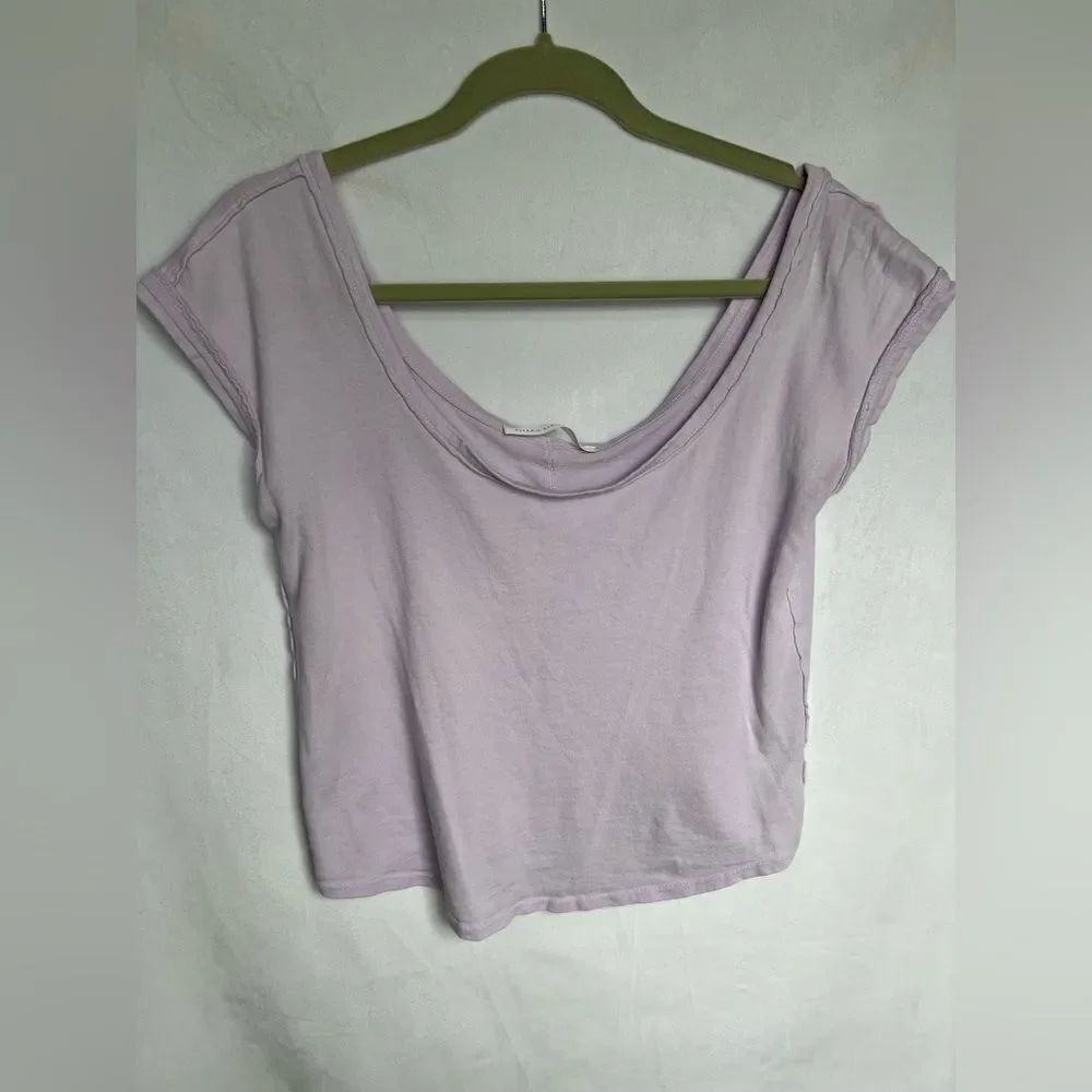 Alter’d State Scoop Neck Seam Detail T-shirt lavender size L